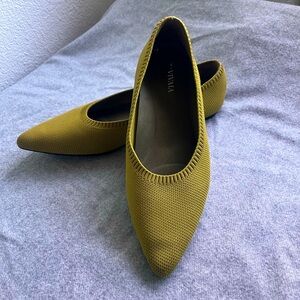 Vivaia Pointed-Toe Ballet Flats - Olive